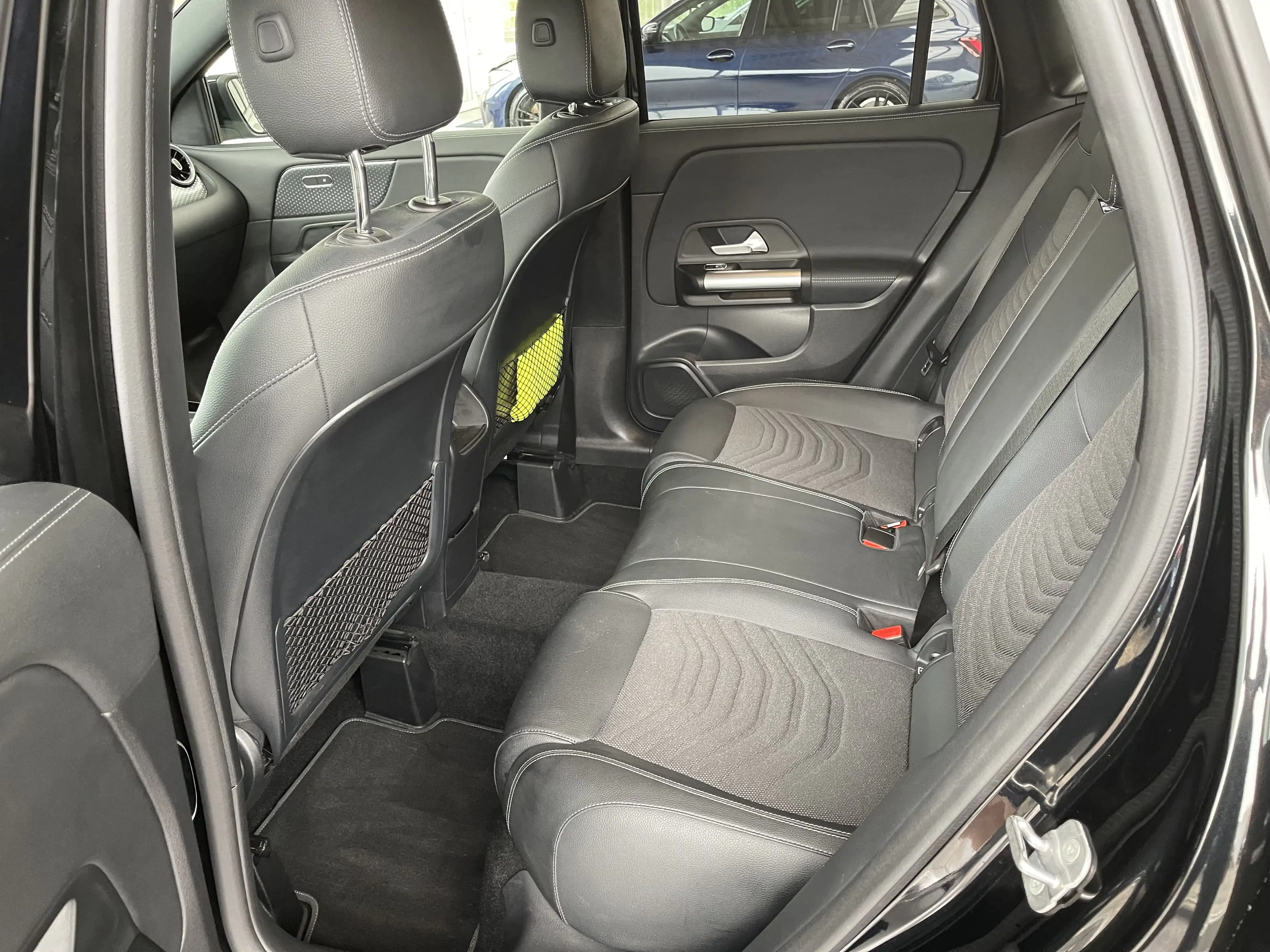 Mercedes-Benz GLA 180 i *** GARANTIE + LED + GPS + CUIR + CAMERA *** — photo 12