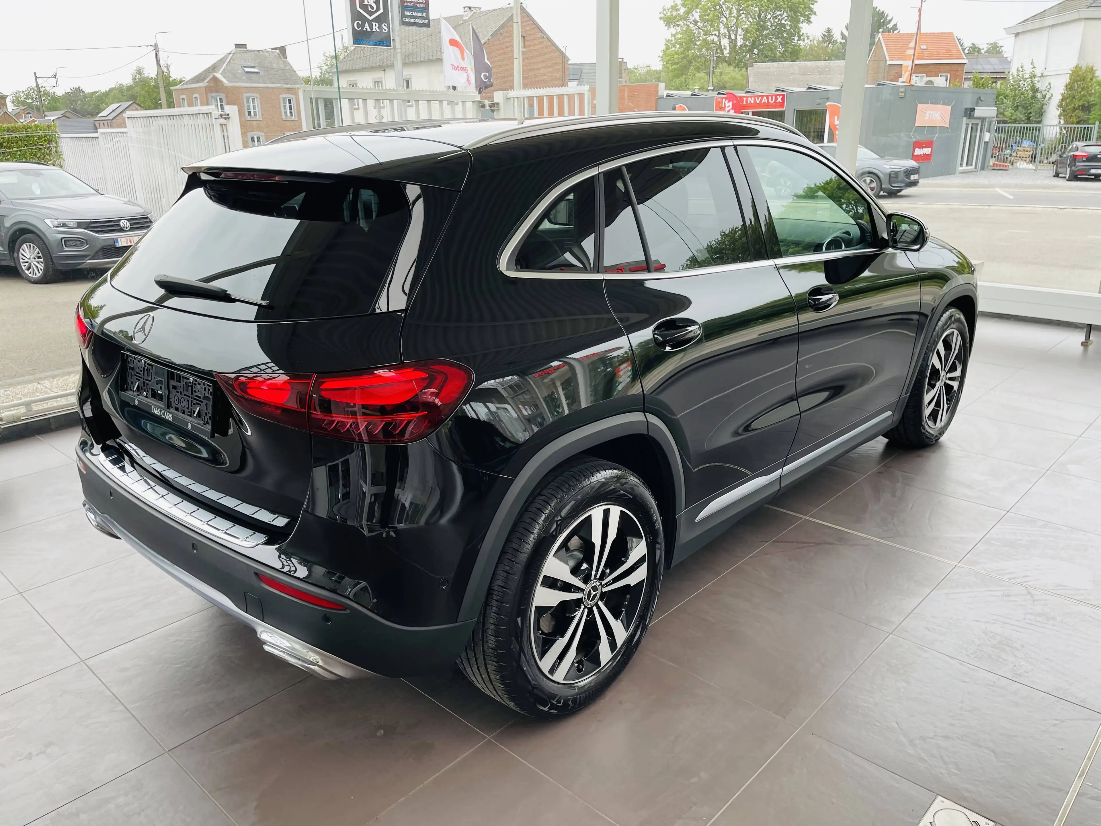 Mercedes-Benz GLA 180 i *** GARANTIE + LED + GPS + CUIR + CAMERA *** — photo 6