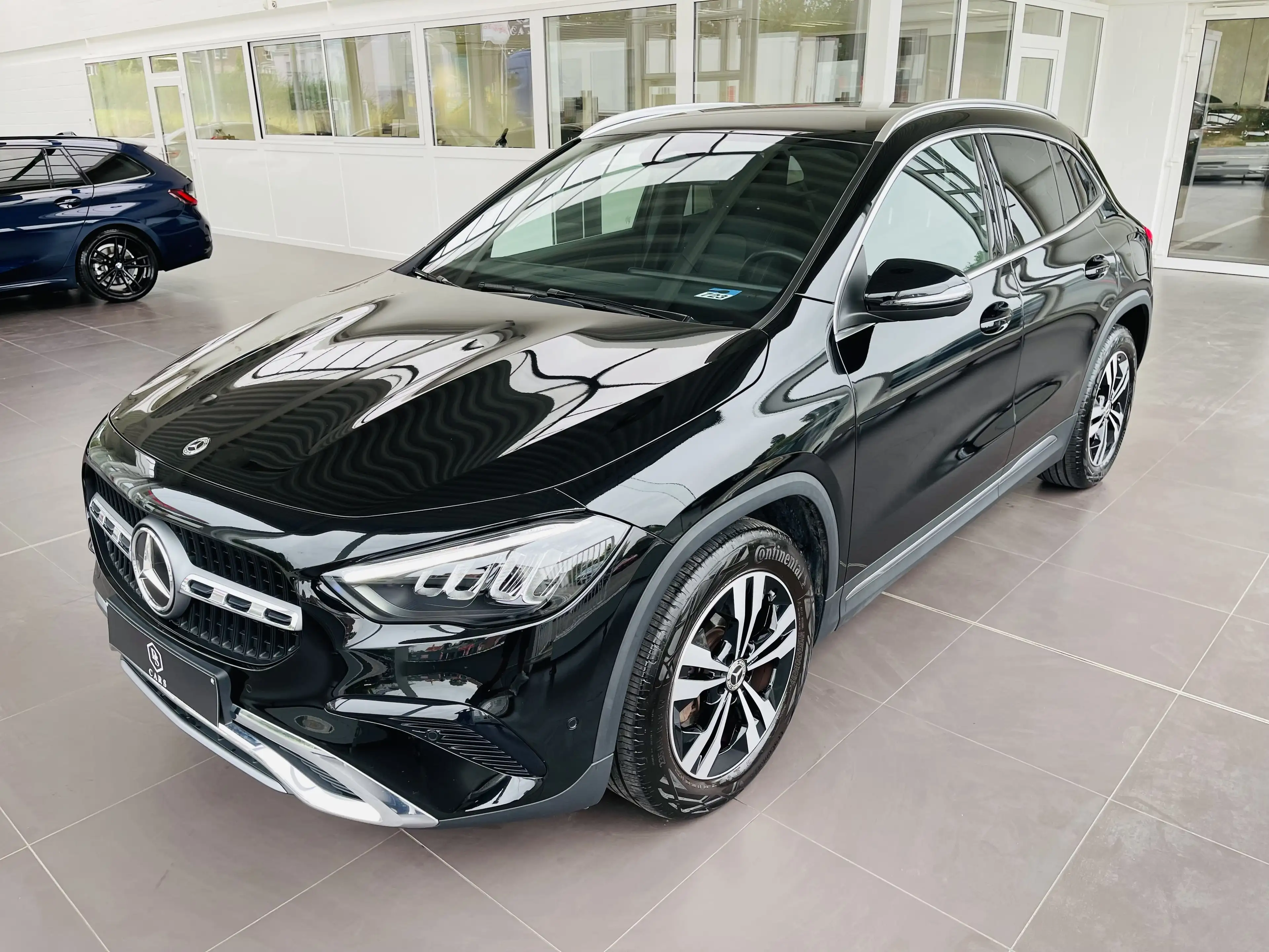 Mercedes-Benz GLA 180 i *** GARANTIE + LED + GPS + CUIR + CAMERA *** — photo 2
