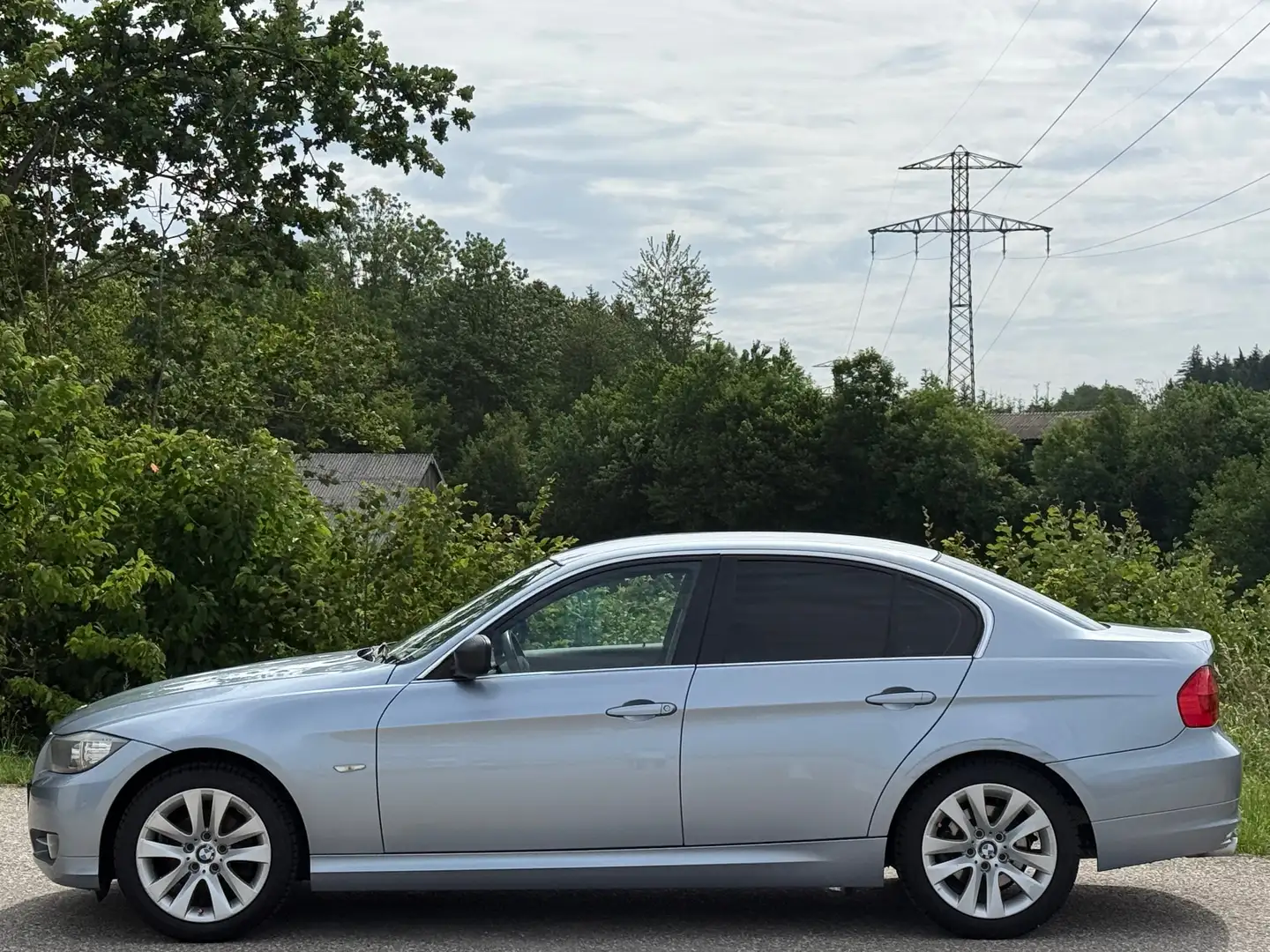 BMW 318 Finanzierung - Gepfelgt - Xenon - Facelift - Xenon Blau - 2