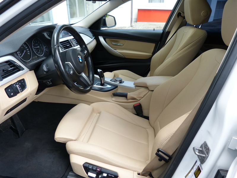 BMW 320 320i XDRIVE [AUTOMATIK/LEDER/CAM] — photo 9