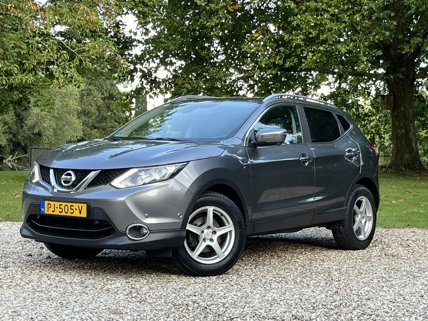 Nissan Qashqai 1.6 Tekna *Nieuwe Remmen+Schokbrekers* Gris - 1