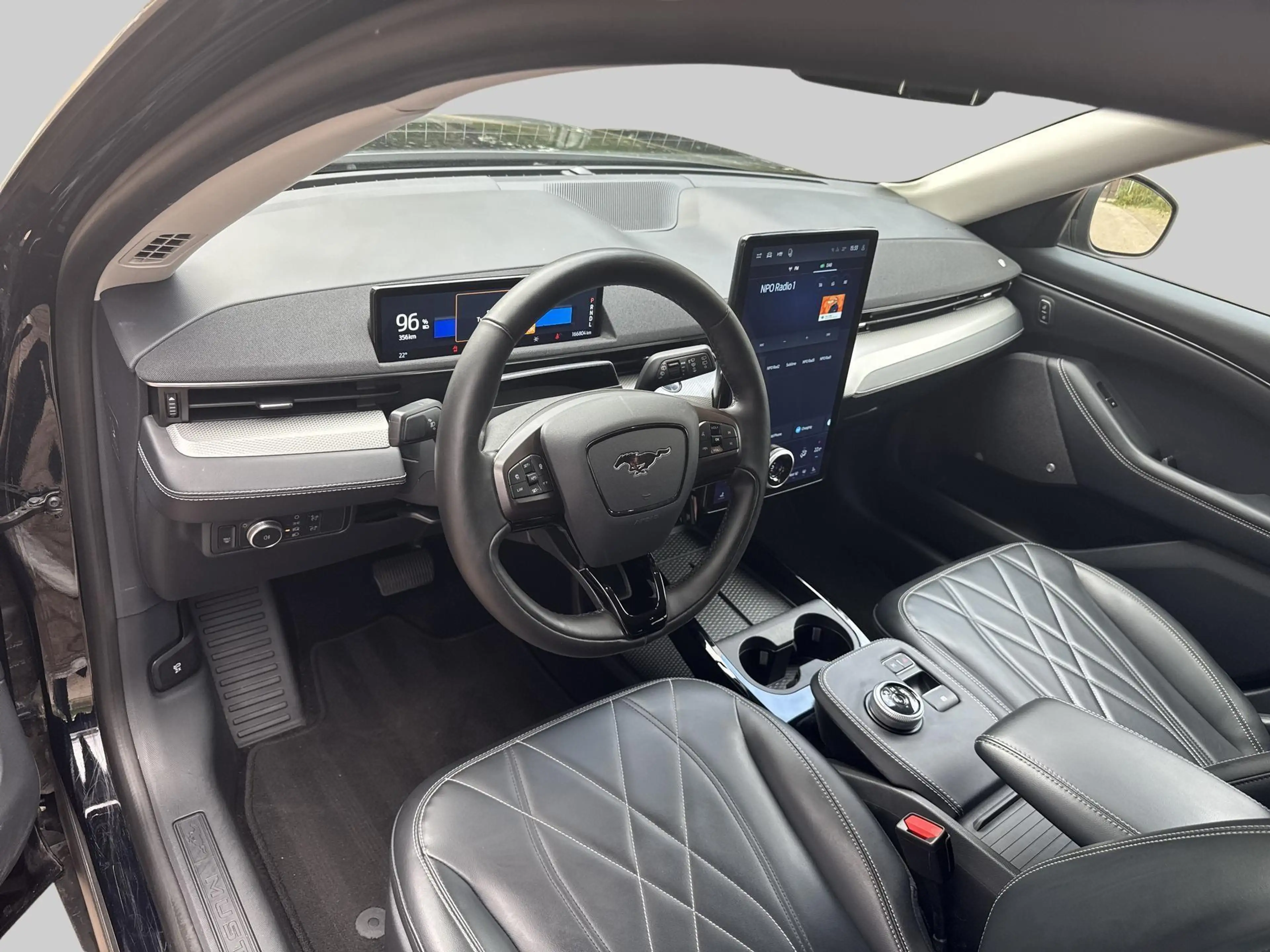 Ford Mustang Mach-E RWD 75 kWh | Achteruitrijcamera | Airco (automatis — photo 9