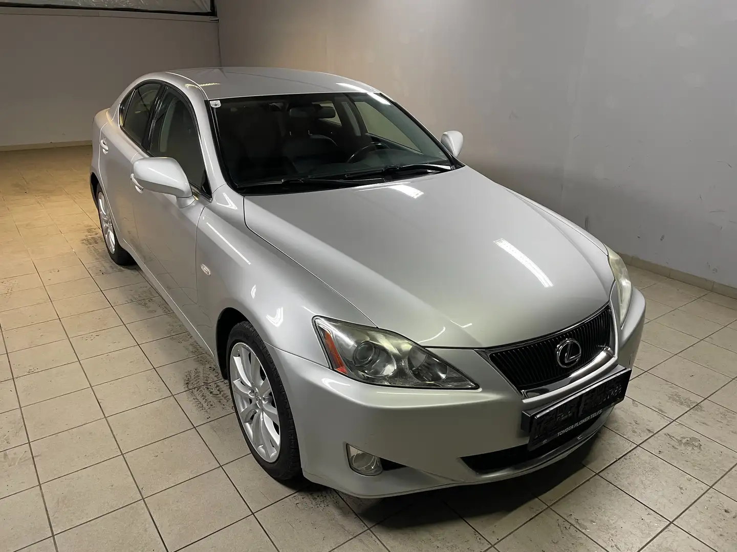 Lexus IS 220d 220d Limited Silber - 2