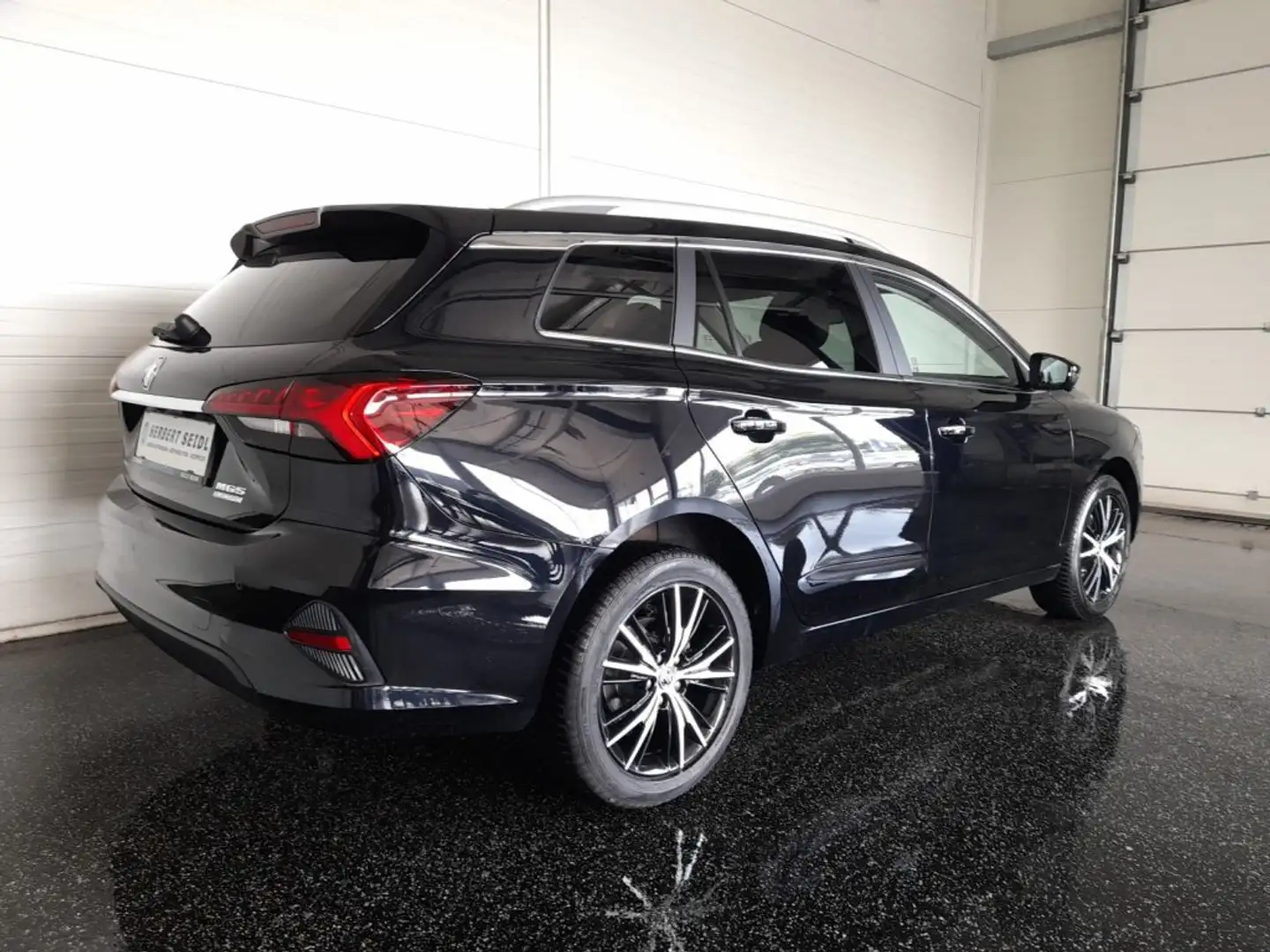 MG MG5 5 Kombi LUXURY 50kWh Aut. *VOLL LED & FLA / NAVI / ACC / 360° KAMERA / LEDER & SHZG / KLIMAAUT.* Schwarz - 2