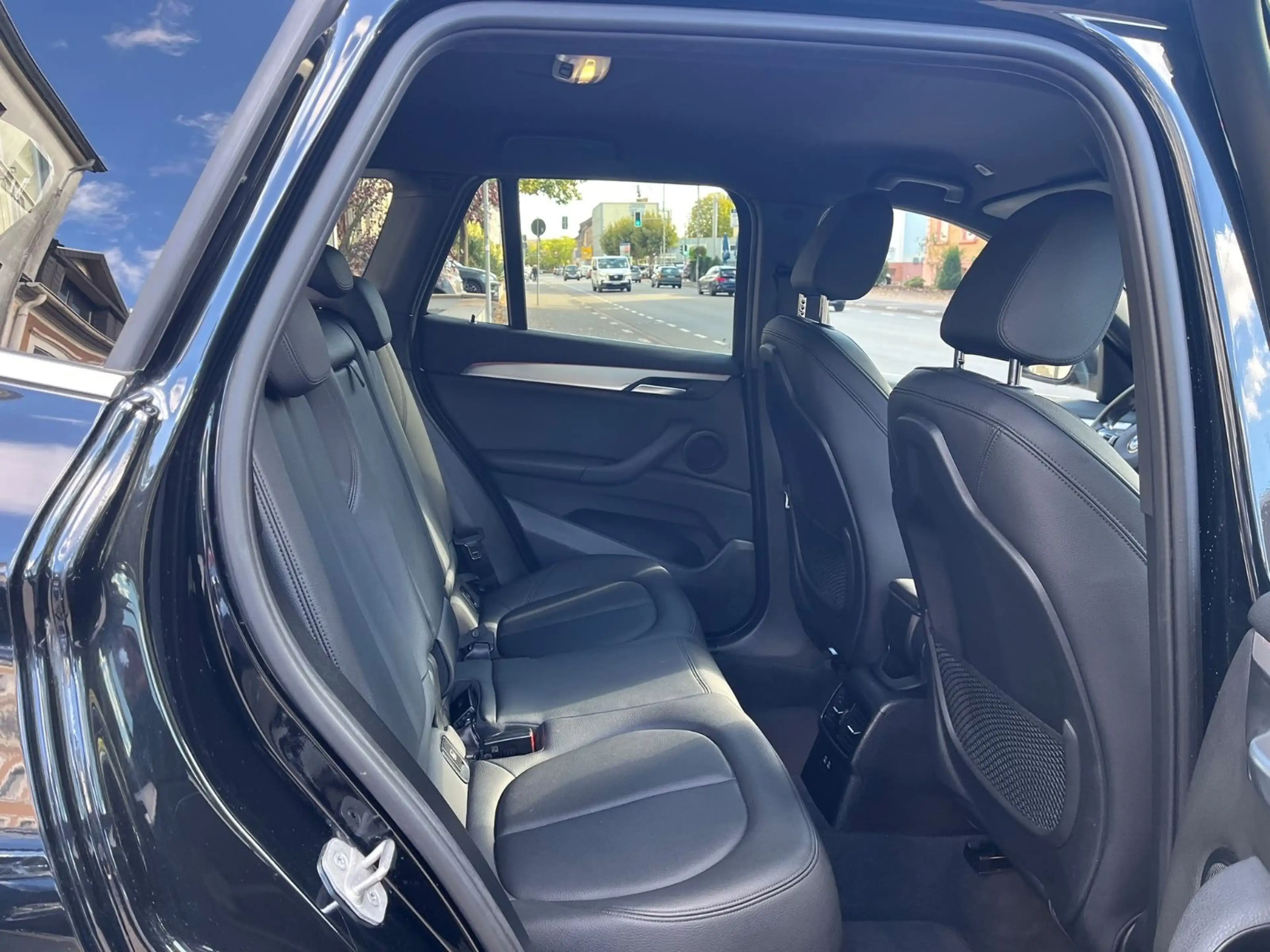 BMW X1 18d M Sport Paket, Automatik, Leder, LED — photo 13