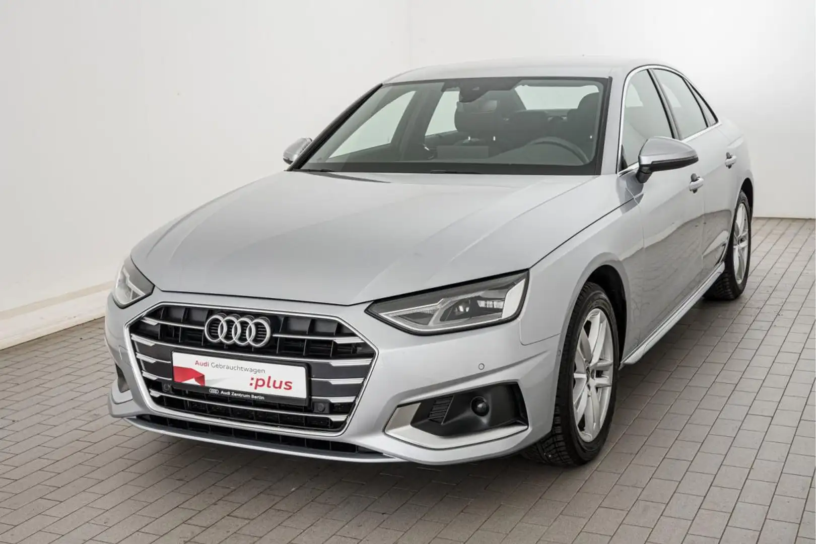 Audi A4 Limousine Advanced 35 TDI S tr. LED RFK NAVI Silber - 2