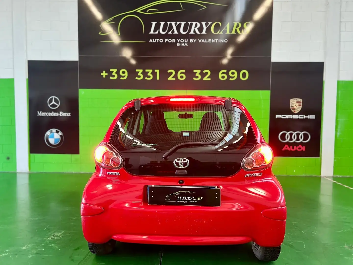 Toyota Aygo Aygo 5p 1.0 Deep Ocean Connect Rood - 2