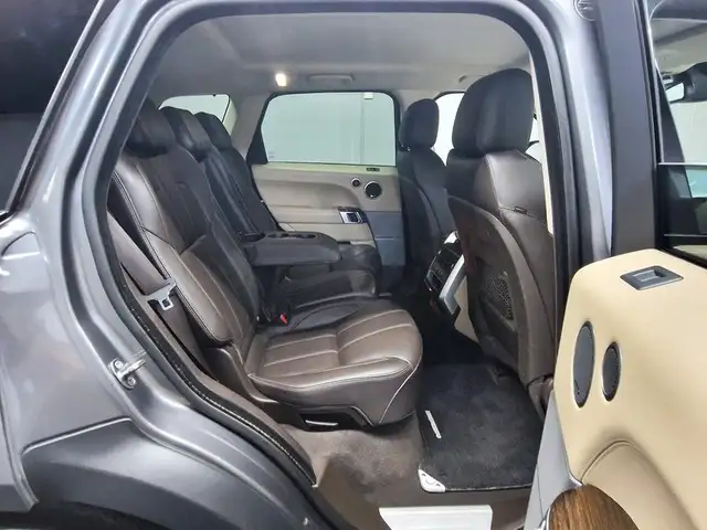 Land Rover Range Rover Sport view 9