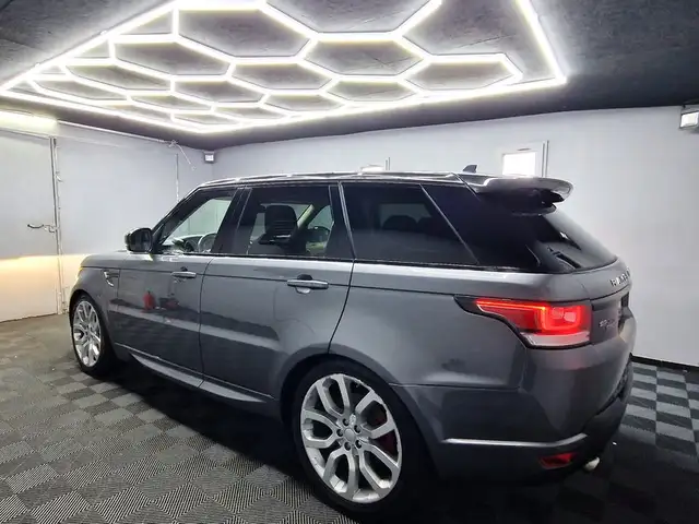Land Rover Range Rover Sport view 3