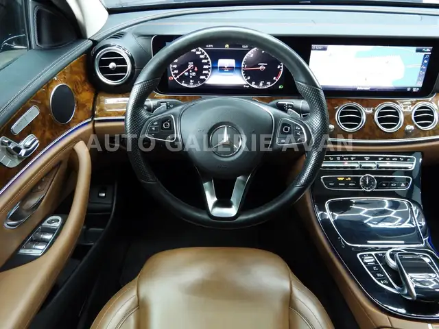 Mercedes-Benz E-Class view 13