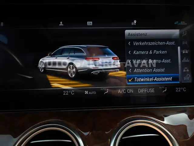 Mercedes-Benz E-Class view 26
