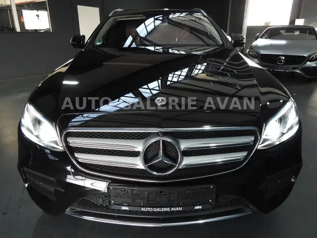 Mercedes-Benz E-Class view 6