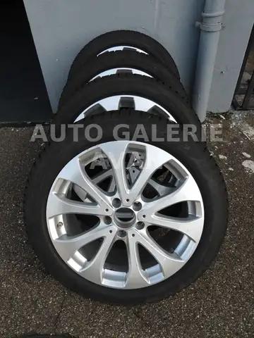 Mercedes-Benz E-Class view 29
