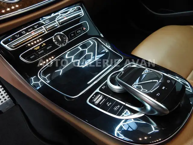 Mercedes-Benz E-Class view 21