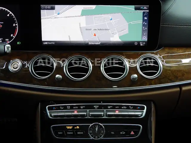 Mercedes-Benz E-Class view 19