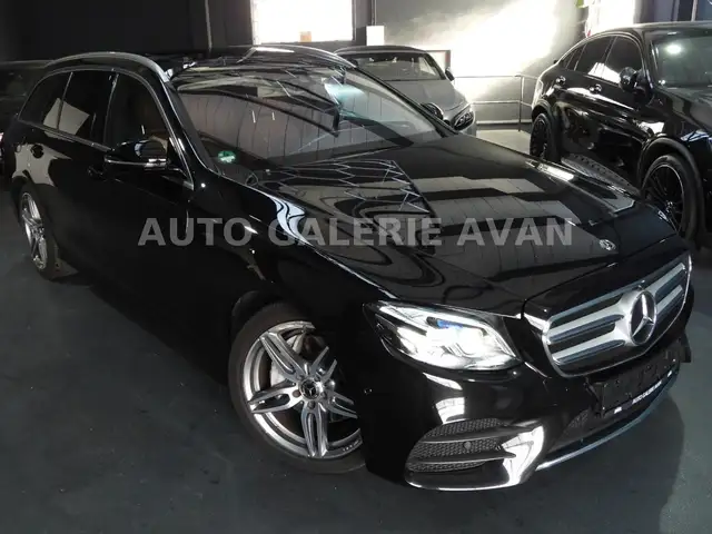 Mercedes-Benz E-Class view 3