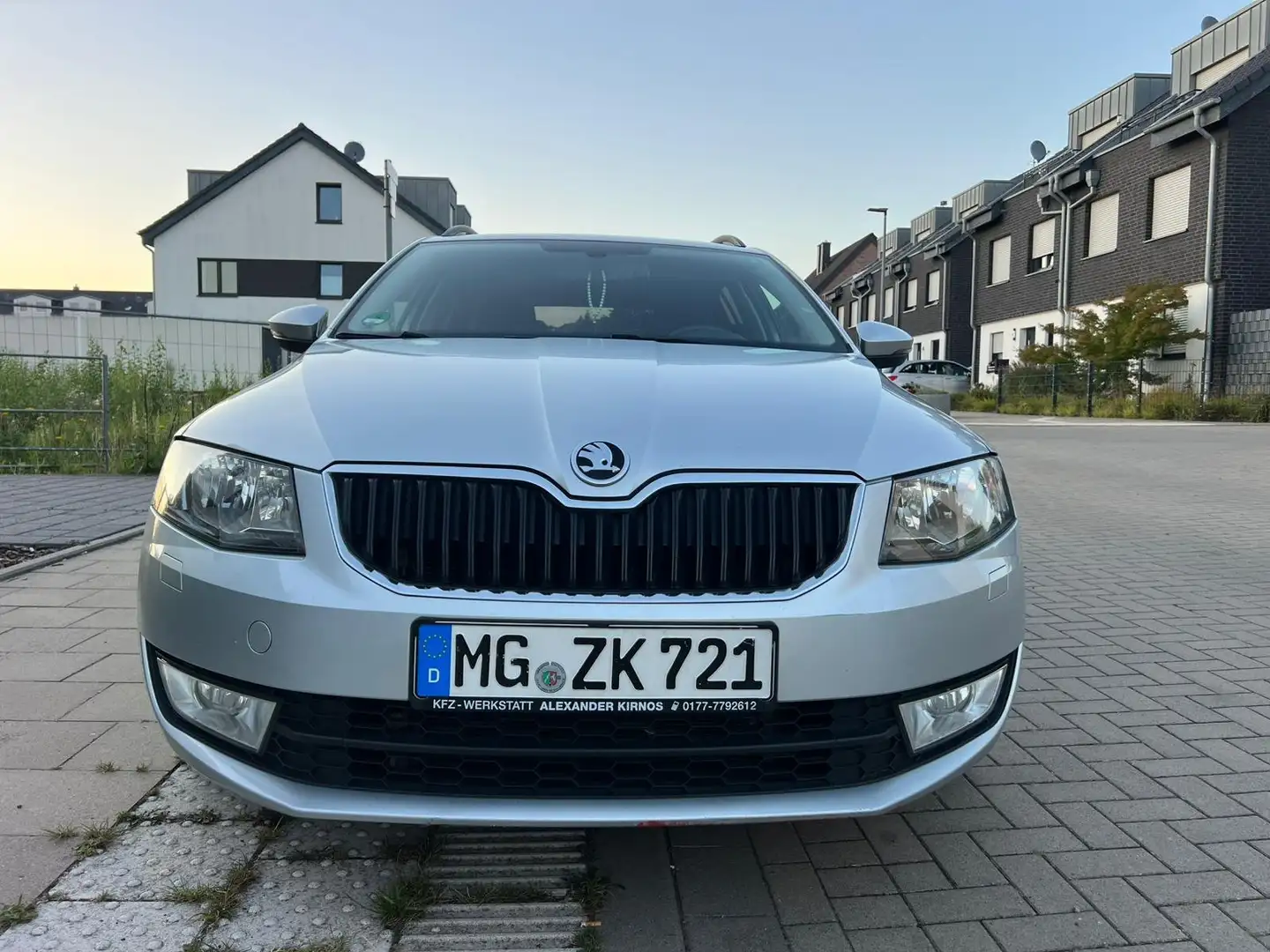 Skoda Octavia Octavia Combi 2.0 TDI Green tec DSG Solution Silber - 2