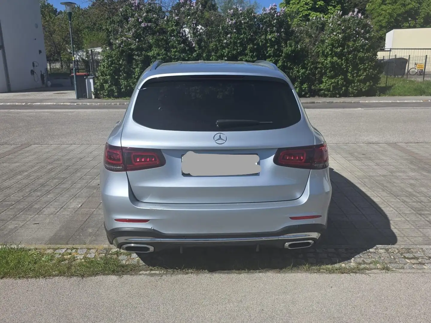Mercedes-Benz GLC 200 GLC 200 d 4MATIC Aut. AMG Line Silber - 2