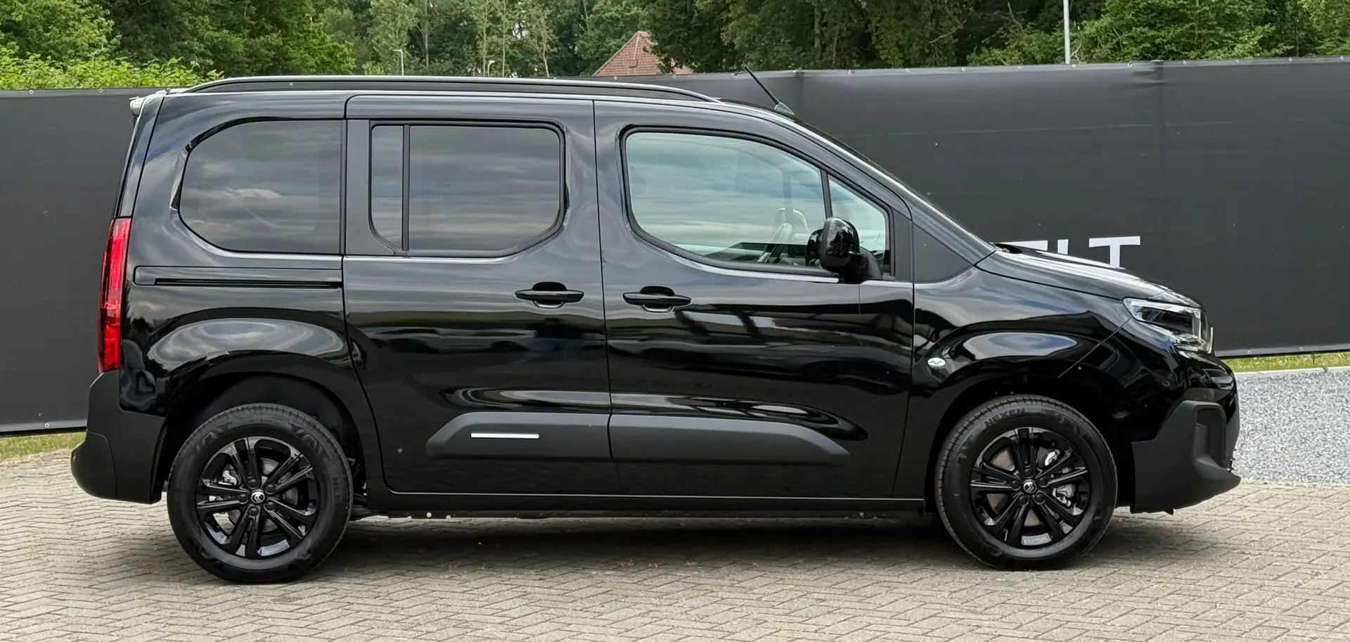 Citroen Berlingo 1.2 LED CAMERA CARPLAY DAB BIZONE AC CRUISECONTROL Fekete - 2