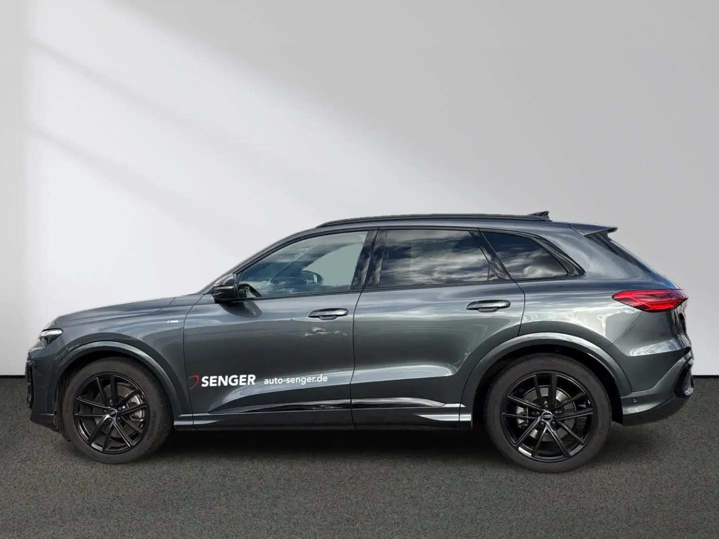 Audi Q5 SUV TDI quattro S tronic Digitales Cockpit Gris - 2