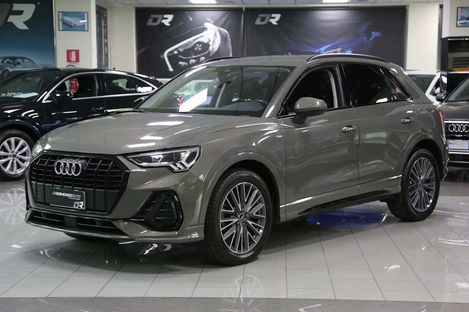 Audi Q3 35 TDI S tronic S line Grigio - 1