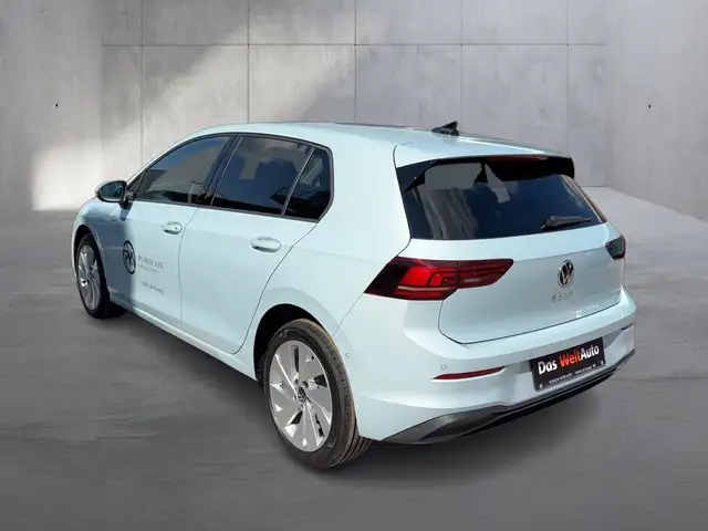 Volkswagen Golf view 3