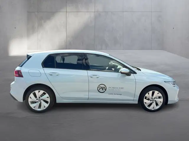 Volkswagen Golf view 6