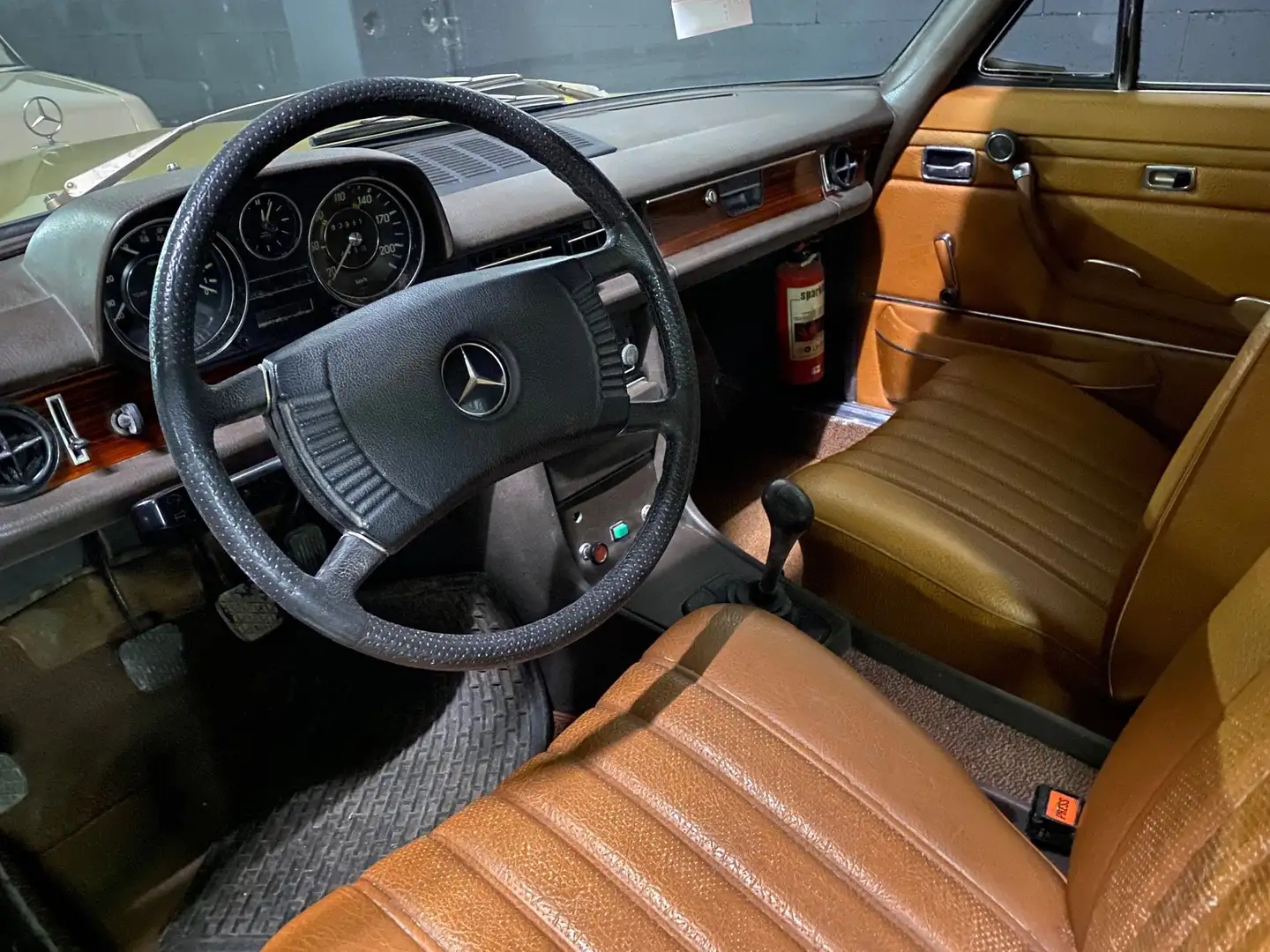 Mercedes-Benz 250 250 C Jaune - 2