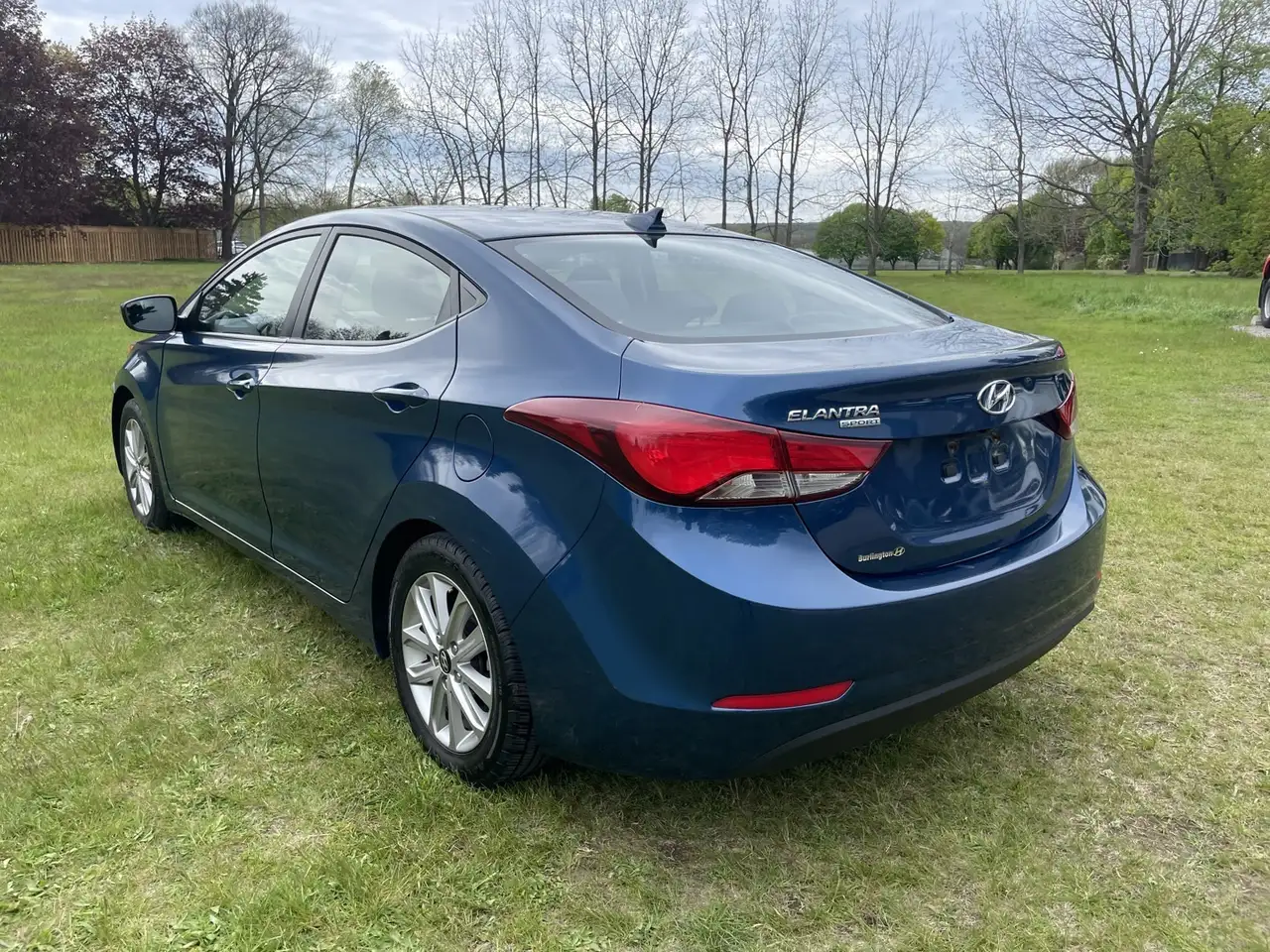 Hyundai ELANTRA снимка Hyundai ELANTRA