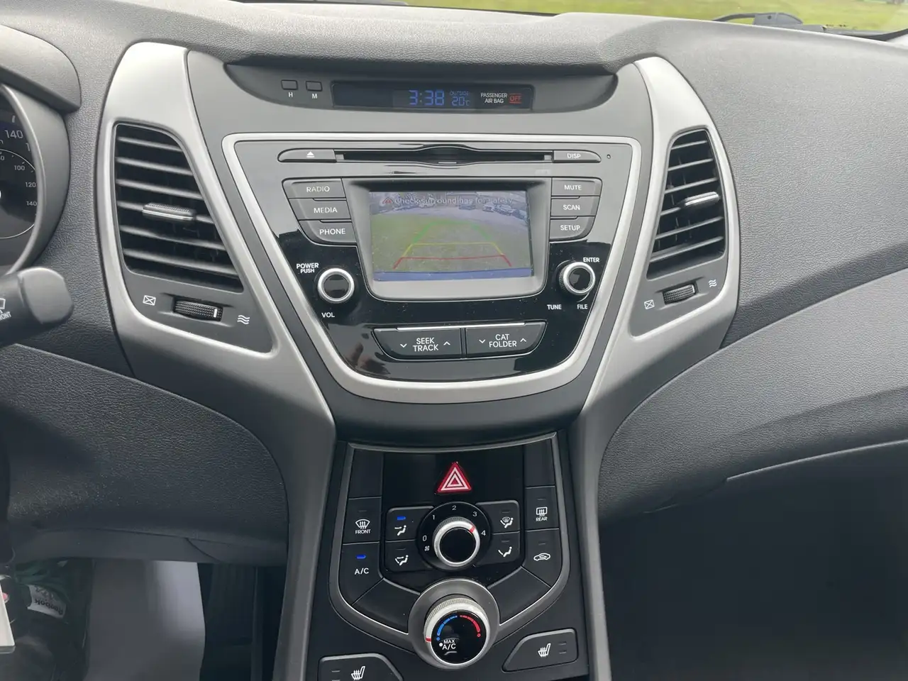 Hyundai ELANTRA снимка Hyundai ELANTRA