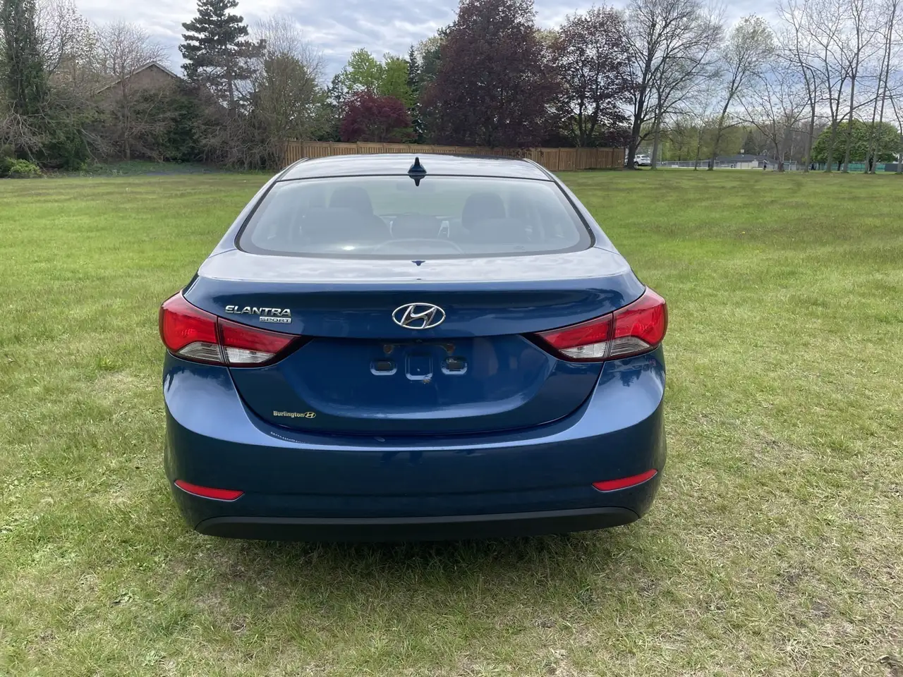 Hyundai ELANTRA снимка Hyundai ELANTRA