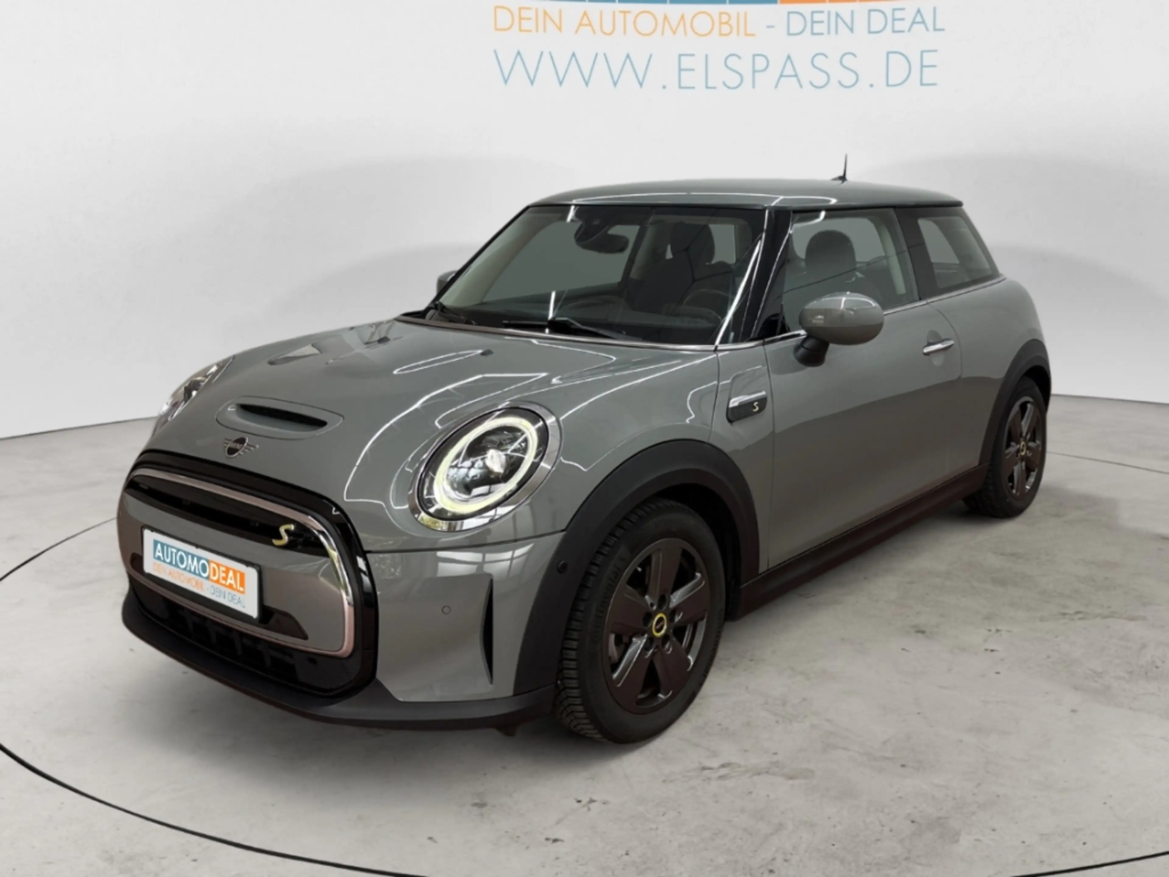 MINI Cooper SE Essential Trim B-ZERT ALLWETTER NAV LED DIG-DISPLA — photo 2