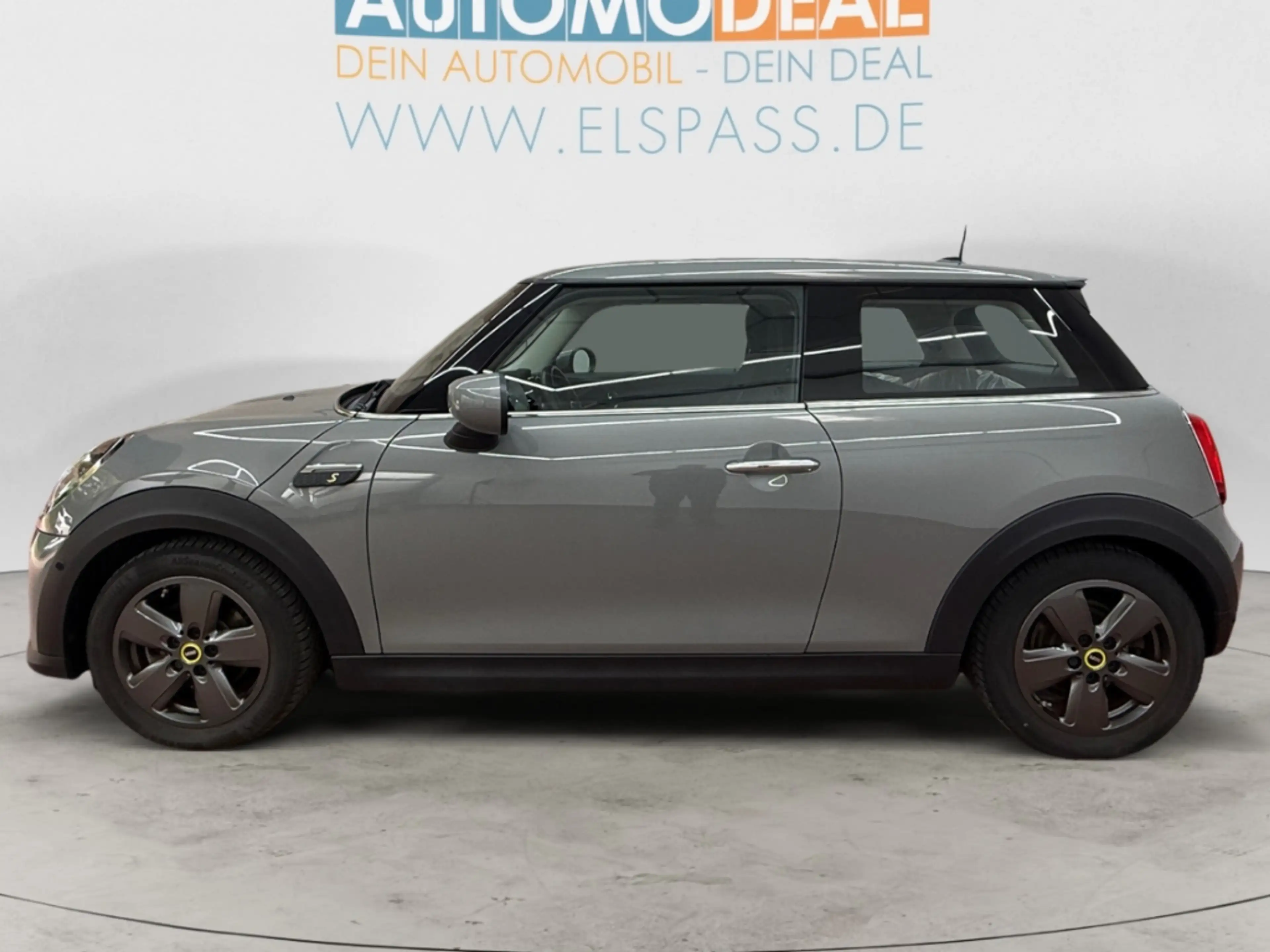 MINI Cooper SE Essential Trim B-ZERT ALLWETTER NAV LED DIG-DISPLA — photo 8