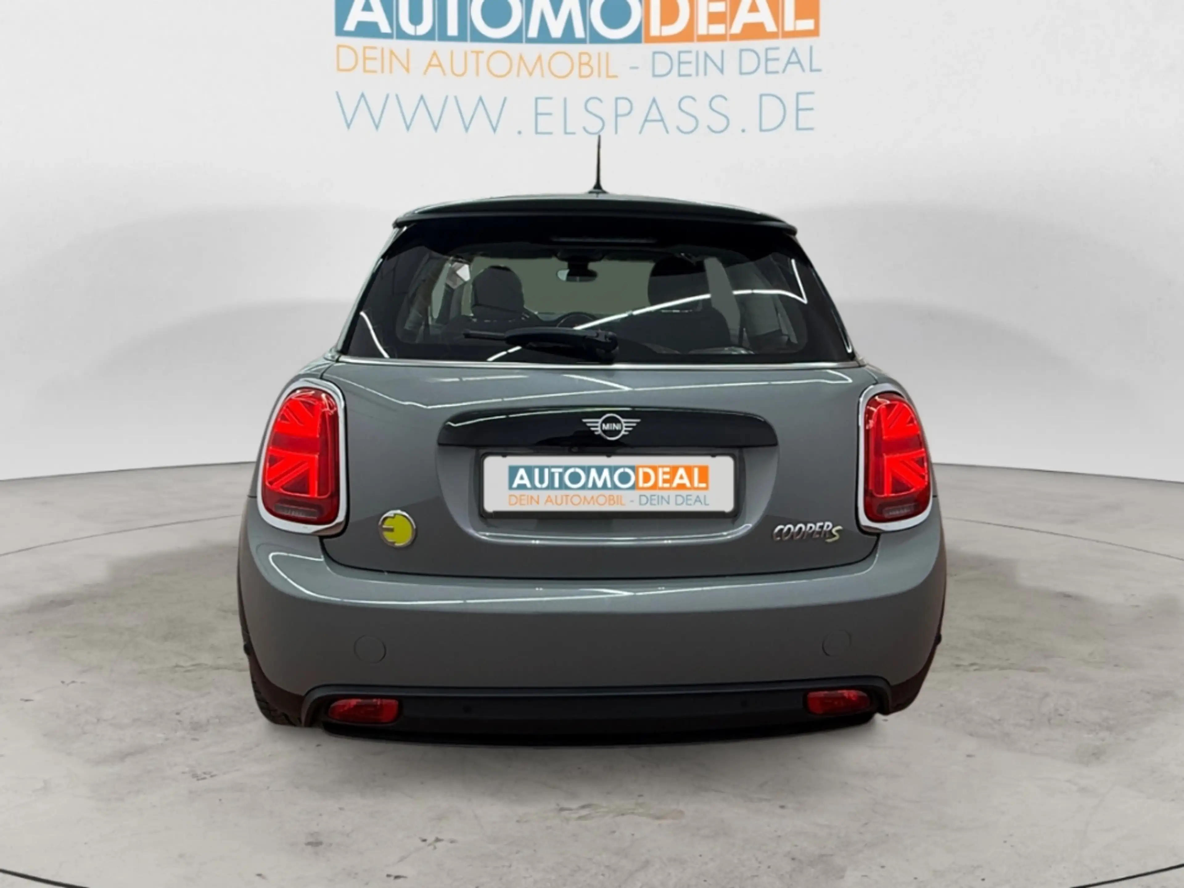 MINI Cooper SE Essential Trim B-ZERT ALLWETTER NAV LED DIG-DISPLA — photo 6
