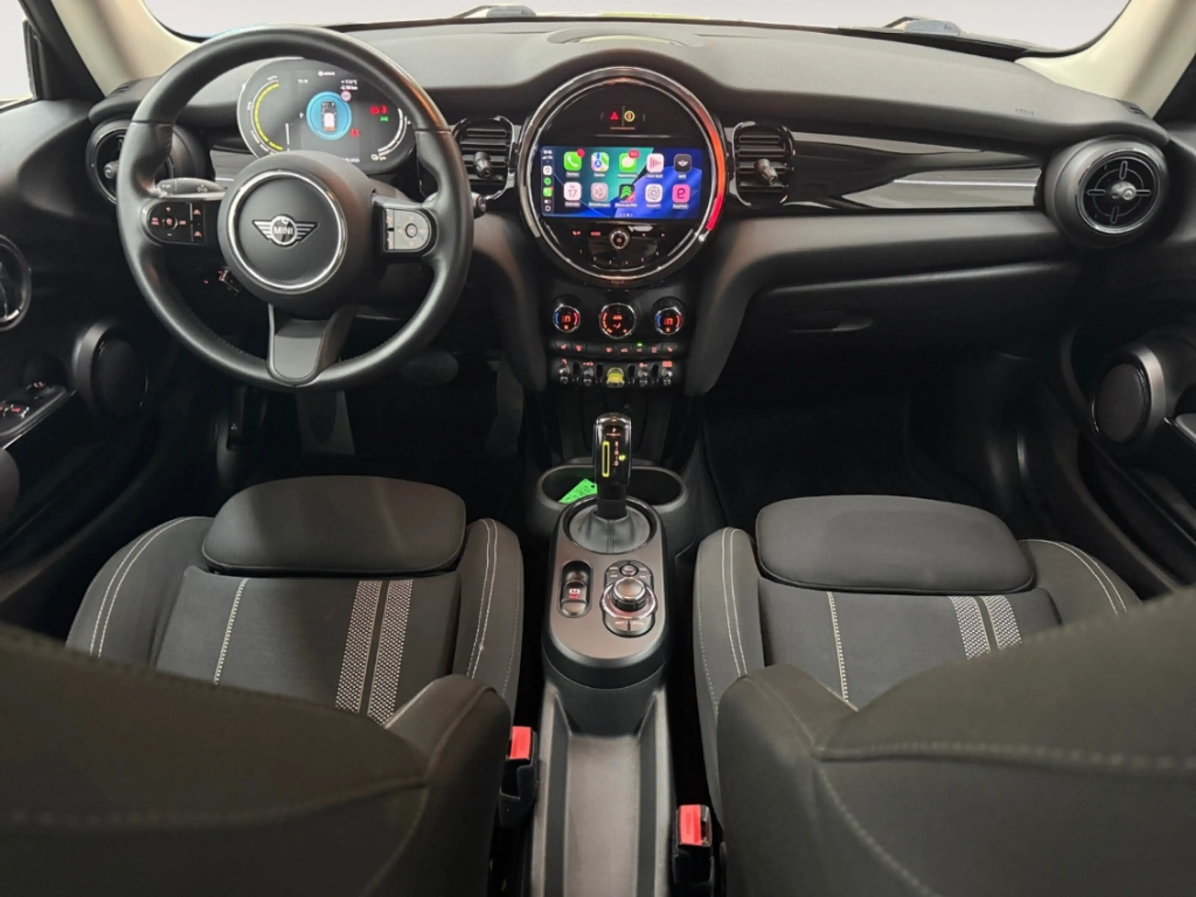 MINI Cooper SE Essential Trim B-ZERT ALLWETTER NAV LED DIG-DISPLA — photo 12