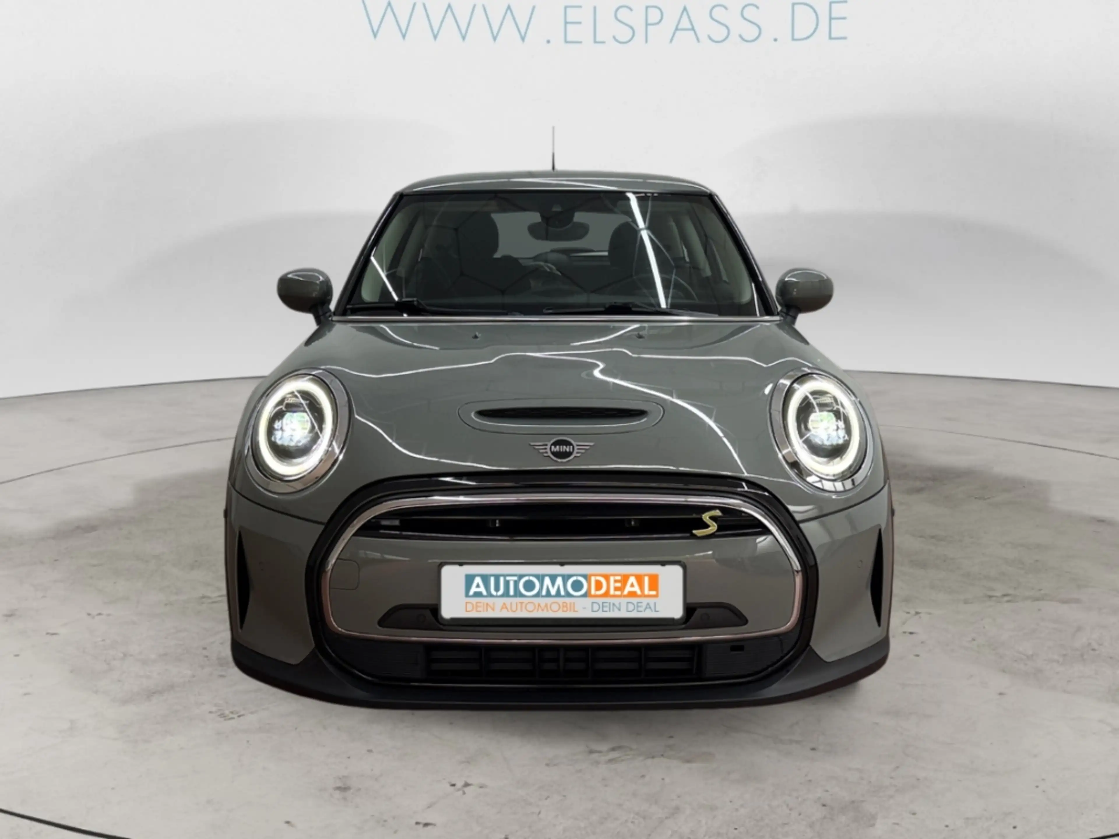 MINI Cooper SE Essential Trim B-ZERT ALLWETTER NAV LED DIG-DISPLA — photo 3