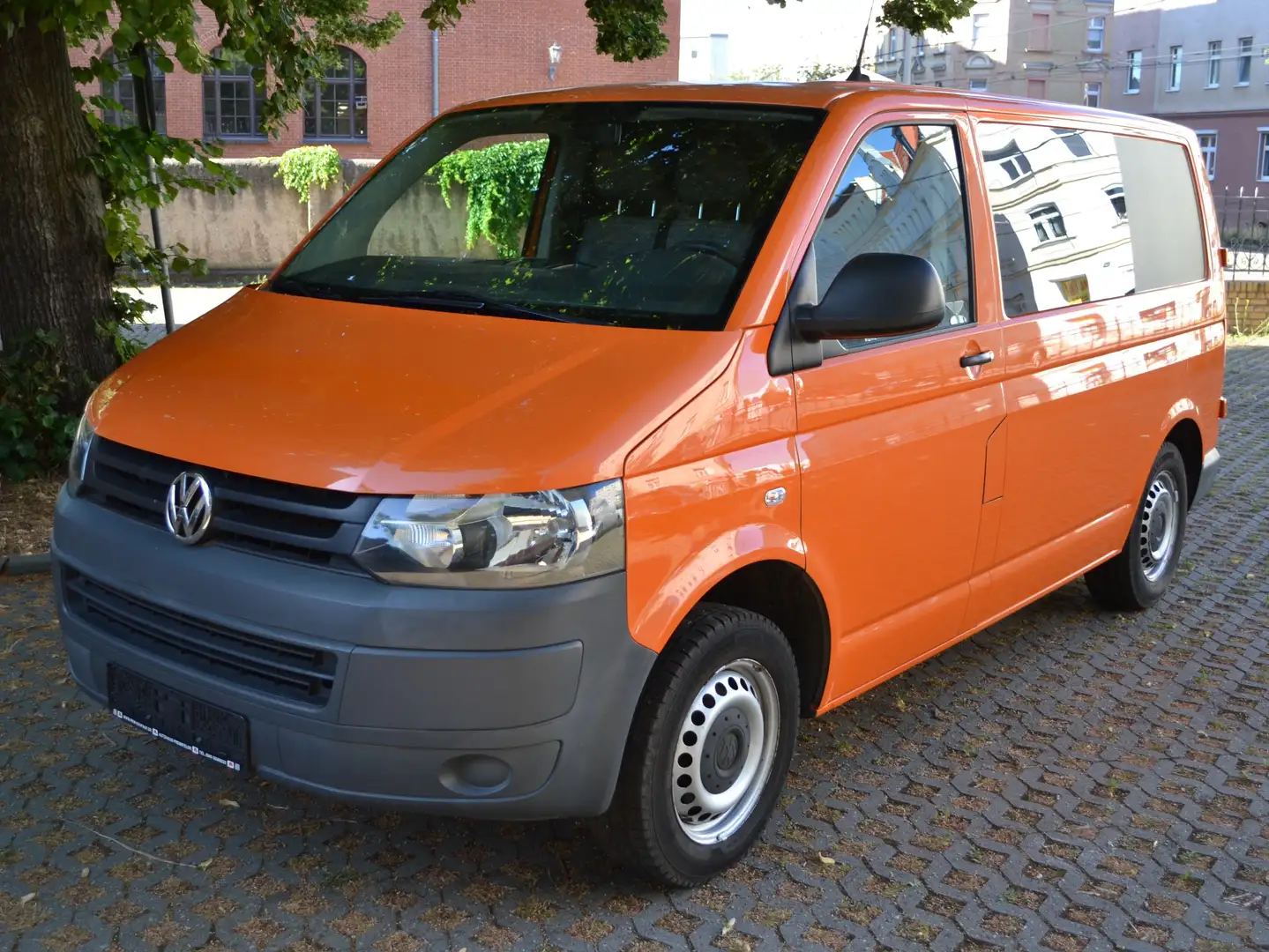 Volkswagen T5 Transporter Kasten Orange - 1