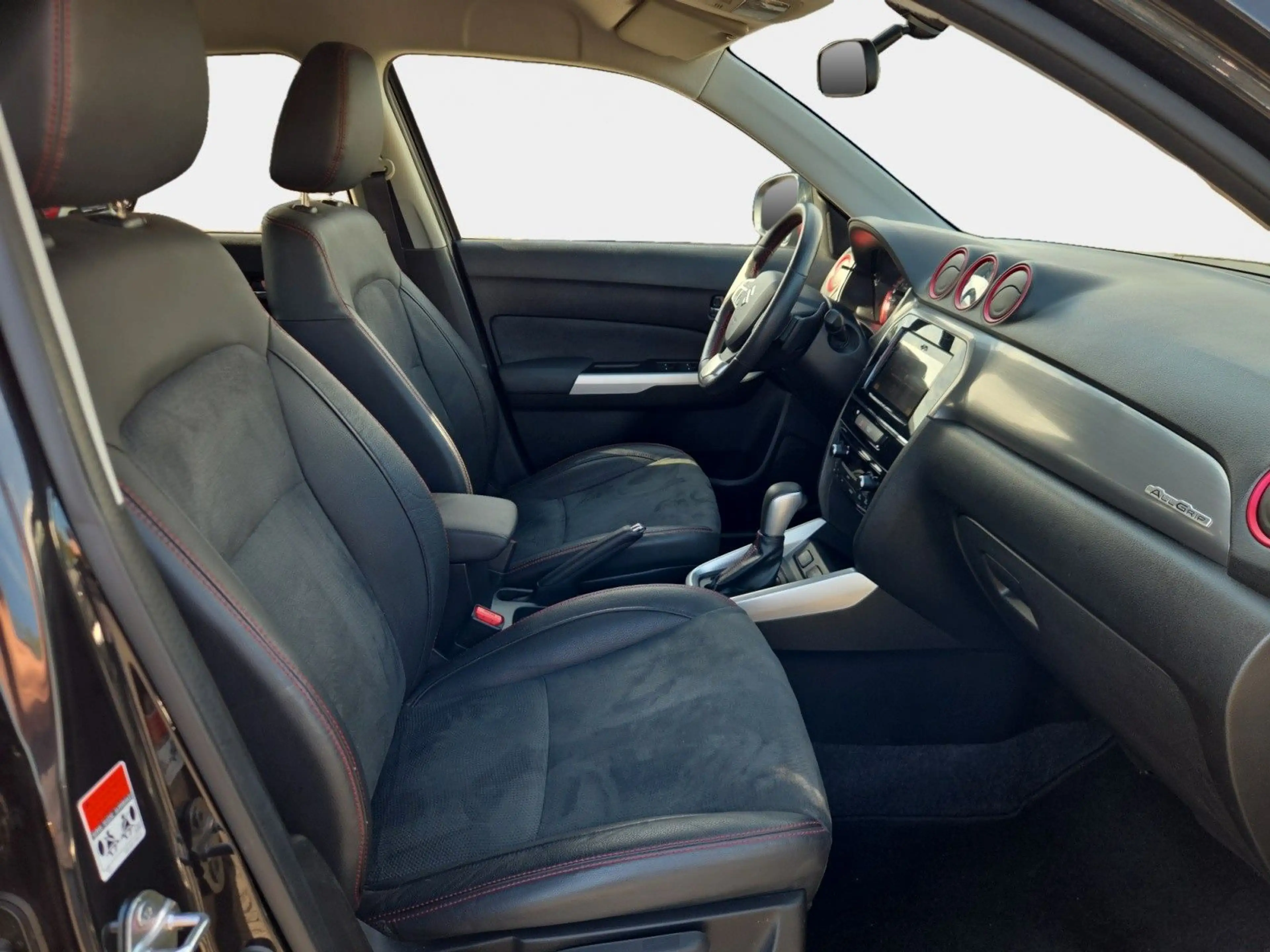 Suzuki Vitara 1.4 S 4x4 — photo 10