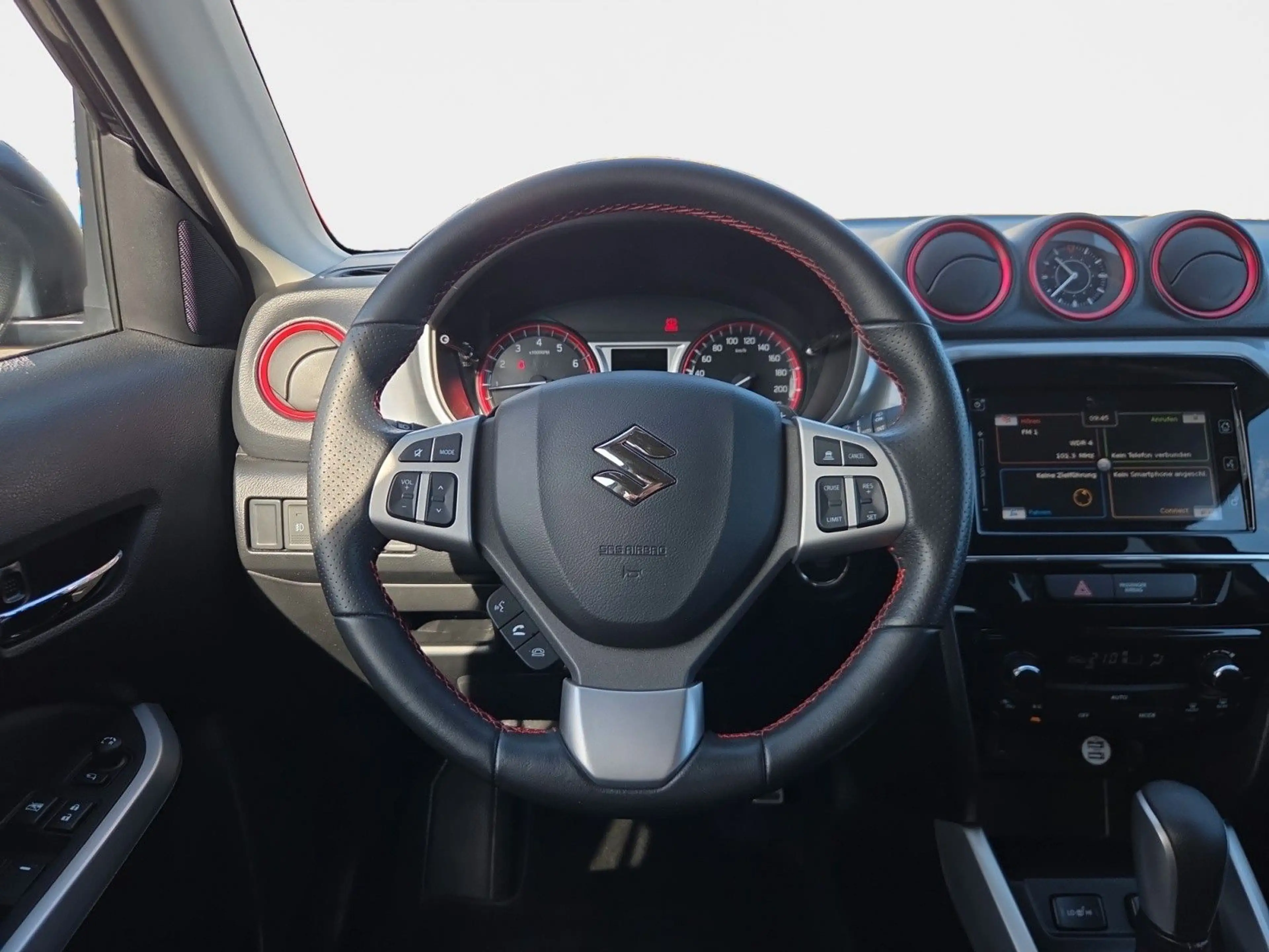 Suzuki Vitara 1.4 S 4x4 — photo 12