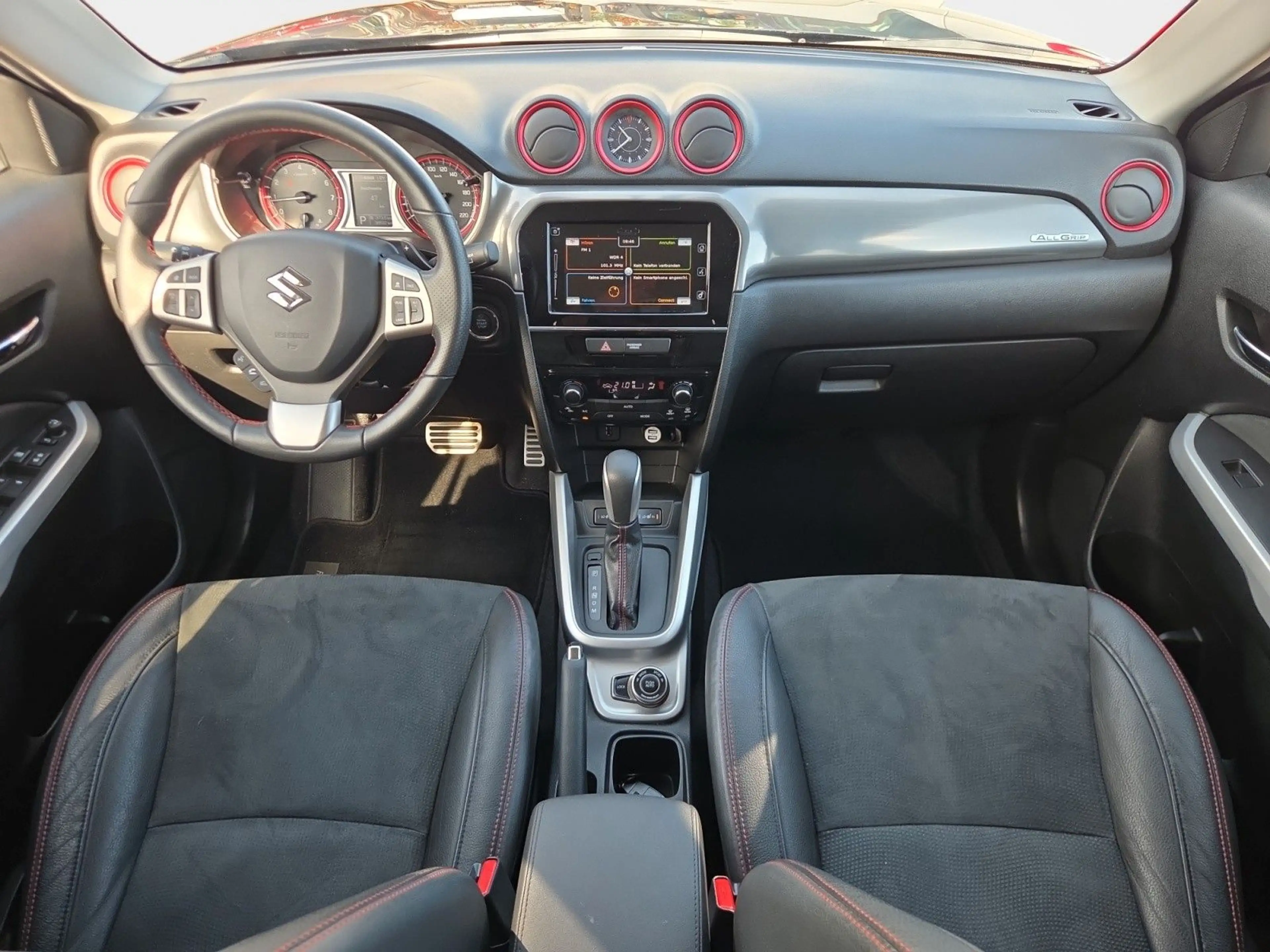 Suzuki Vitara 1.4 S 4x4 — photo 11