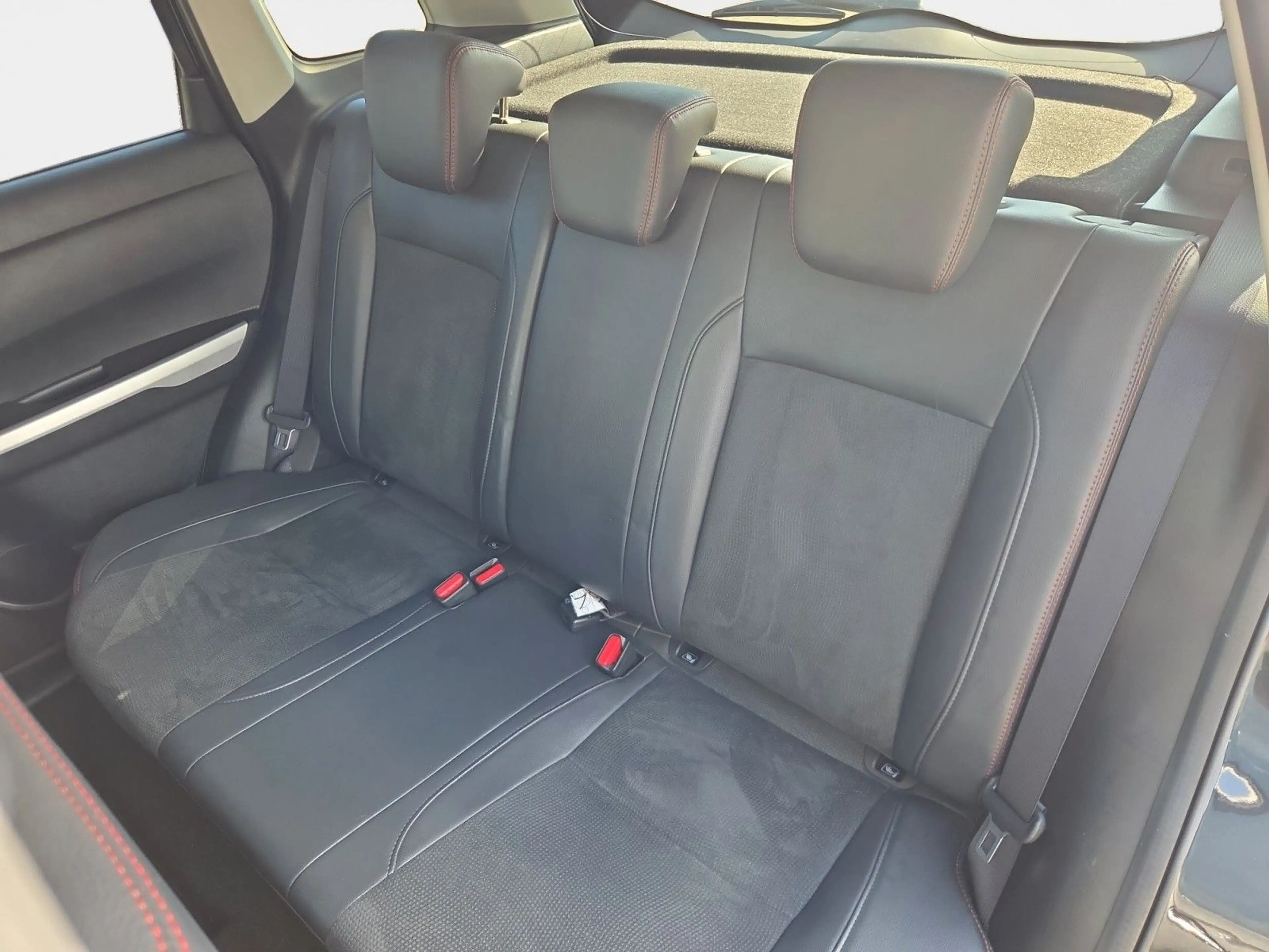 Suzuki Vitara 1.4 S 4x4 — photo 14