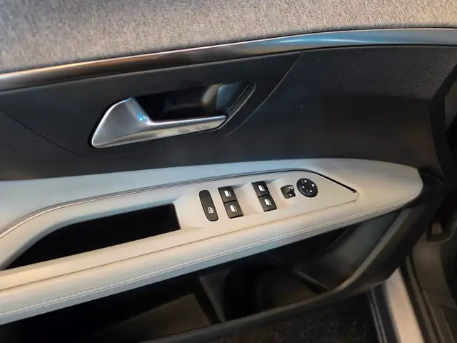 Peugeot 3008 view 18