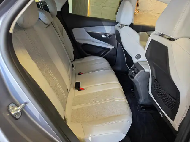 Peugeot 3008 view 9