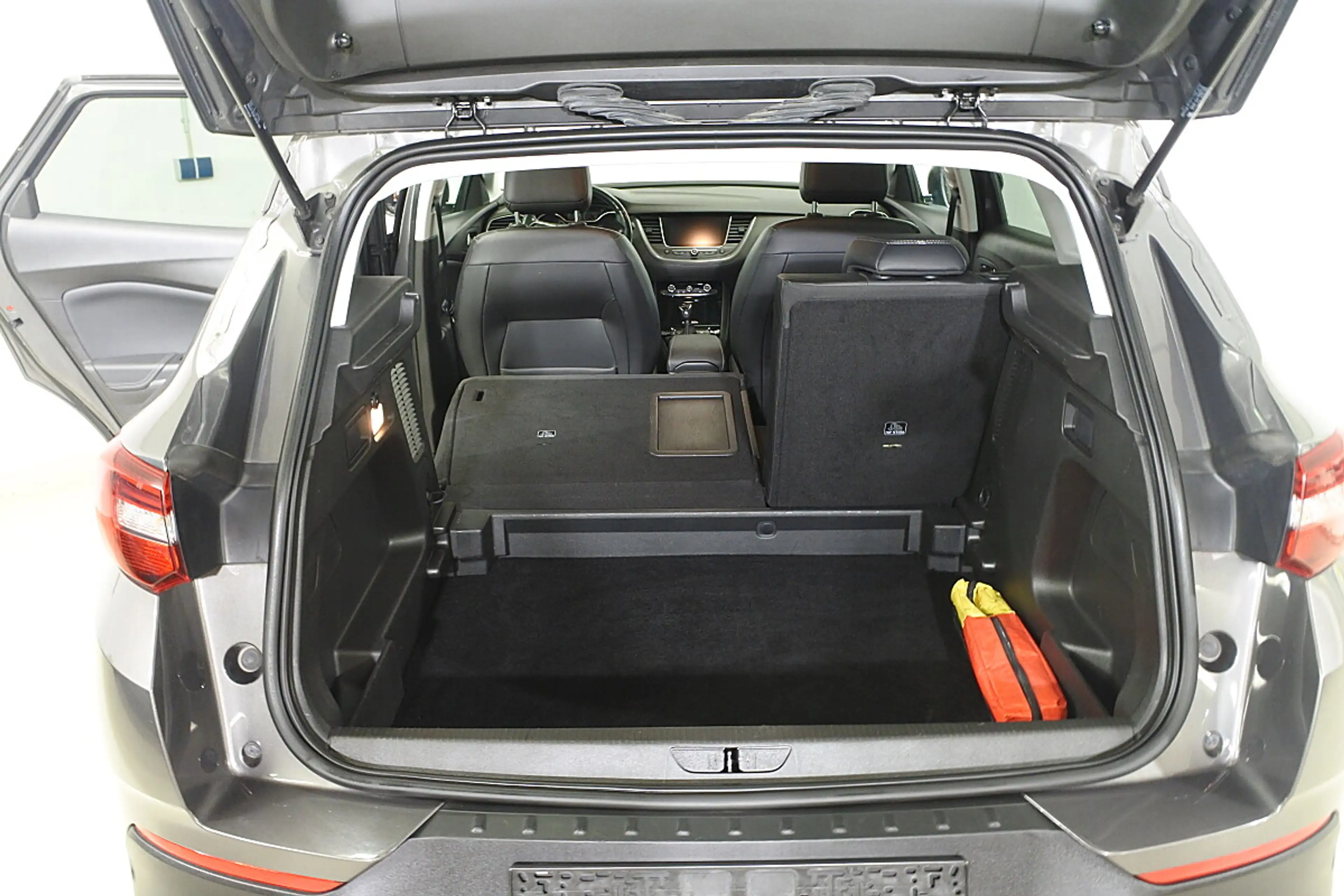 Opel Grandland X 1,2 Turbo Dir. Inj. Elegance Start/Stop — photo 10