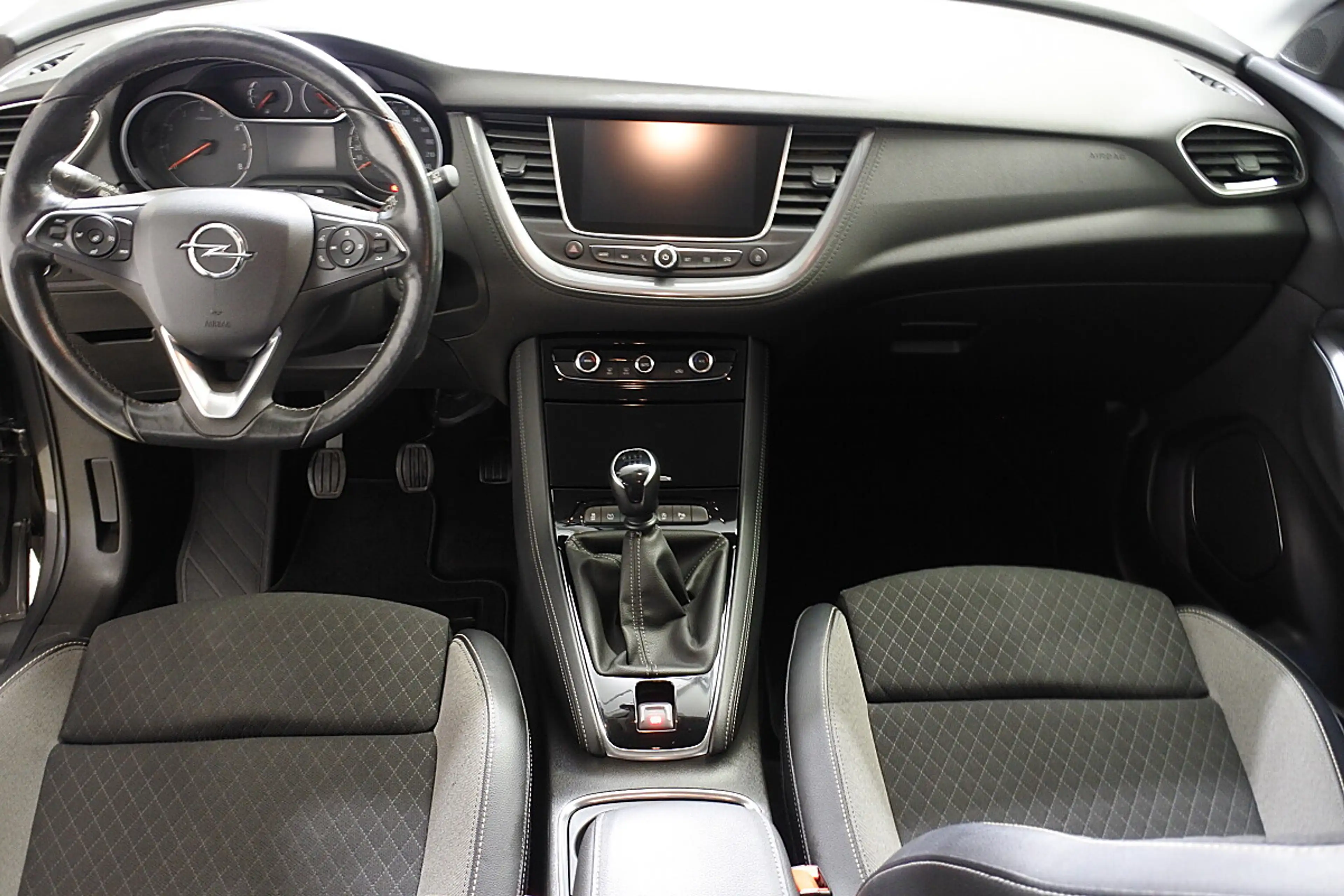 Opel Grandland X 1,2 Turbo Dir. Inj. Elegance Start/Stop — photo 7