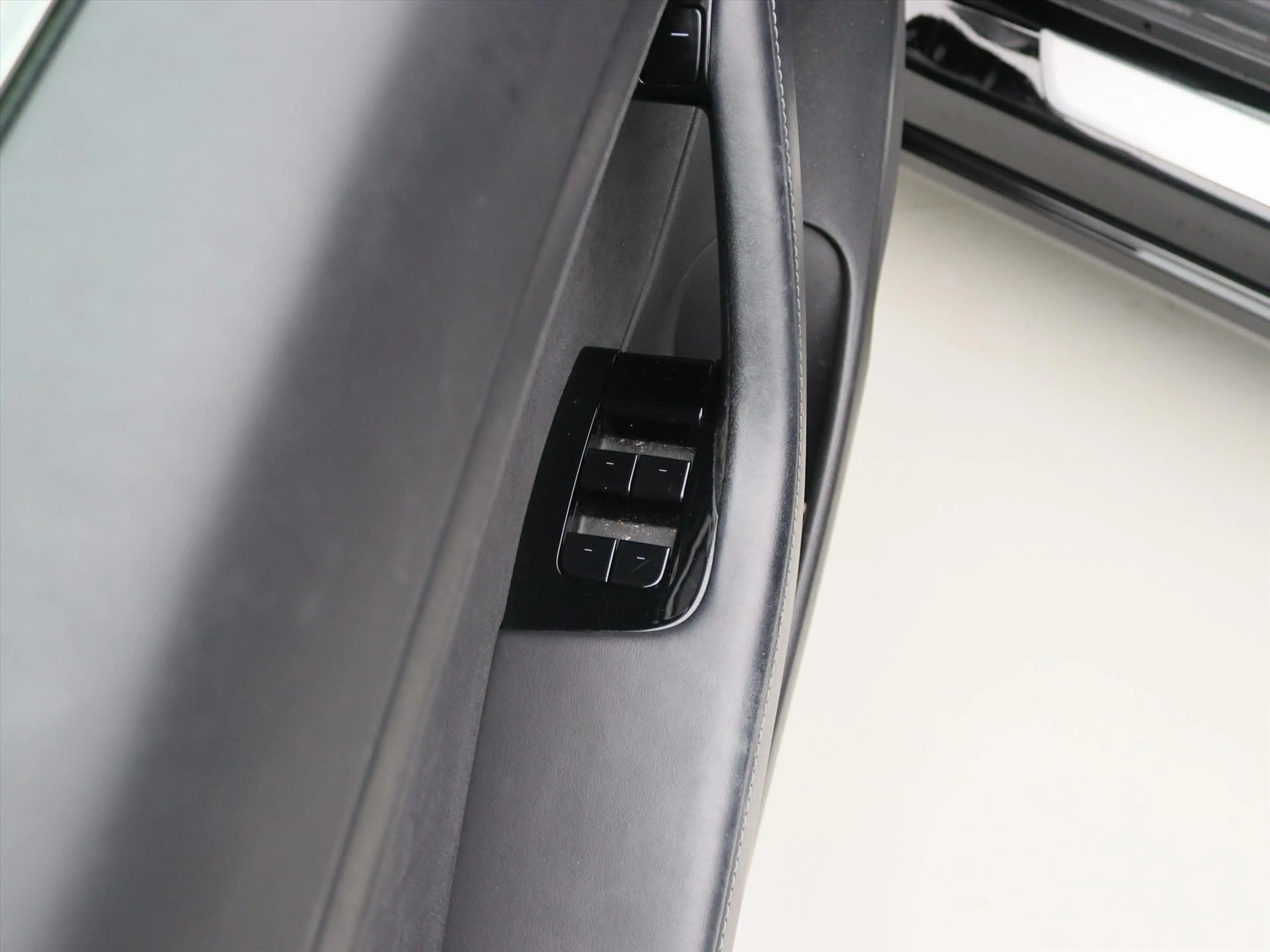 Tesla Model 3 Standard RWD Plus [ FSD+415KM WLTP+PREMIUM AUDIO ] — photo 28
