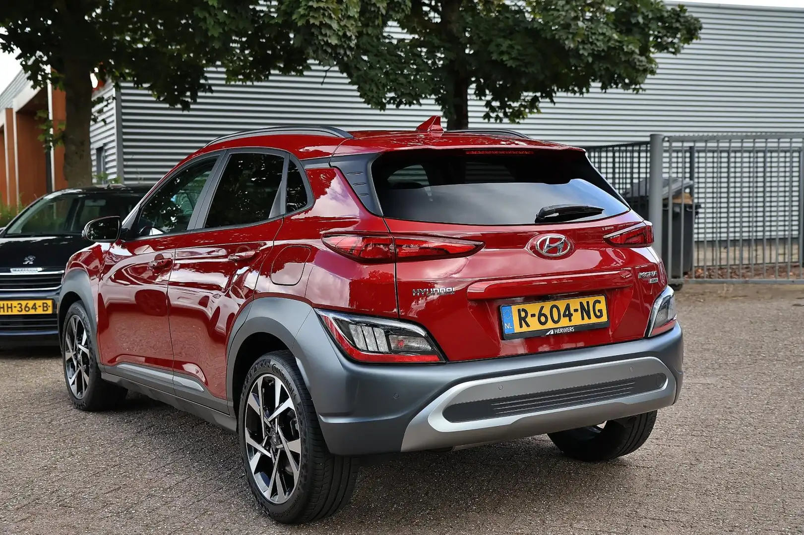 Hyundai KONA 1.6 Turbo 197 Pk 4WD Uniek! Rood - 2