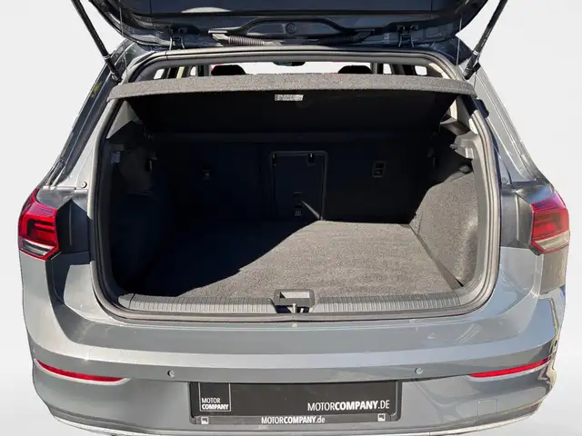 Volkswagen Golf view 11