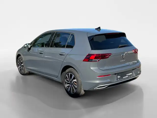 Volkswagen Golf view 4